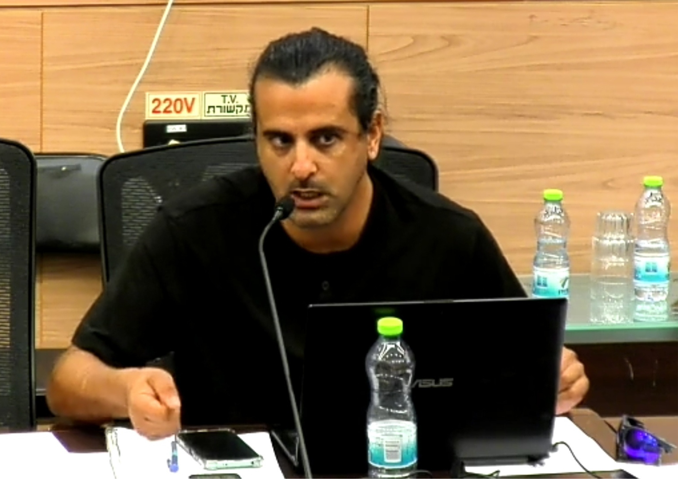 דניאל עמירם ביטול מאסר חייבי הוצלפ בתנאי אסיר פלילי הצעת חוק לתיקון פקודת בתי הסוהר.